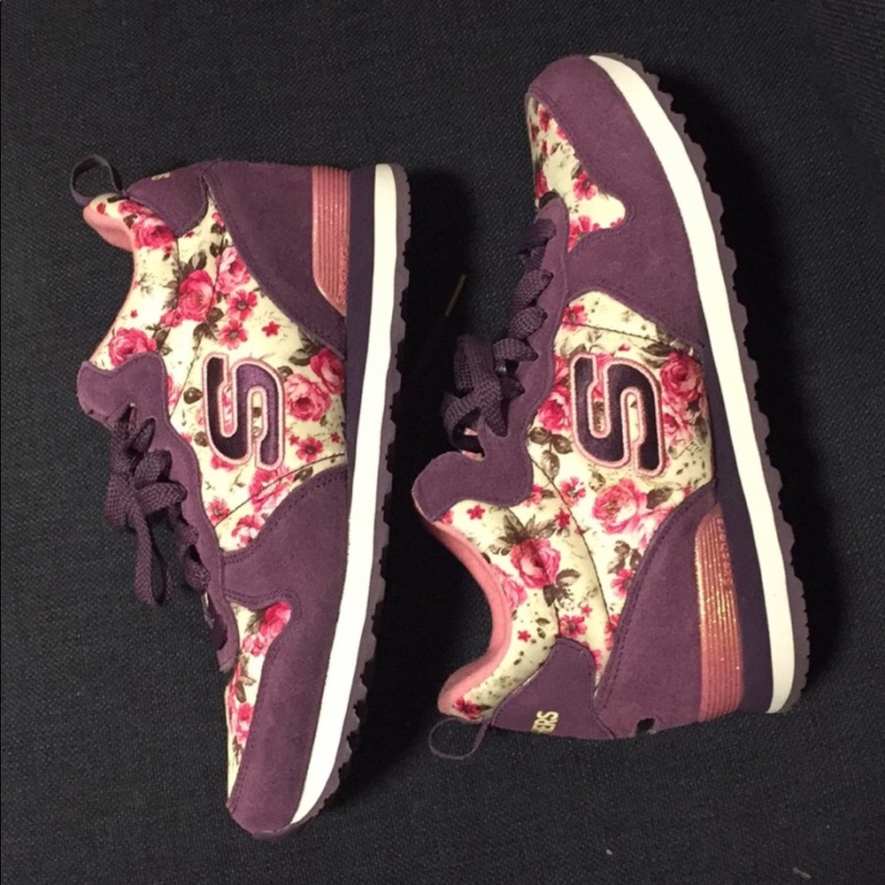 Skechers flower sneakers 👟 memory foam insoles
